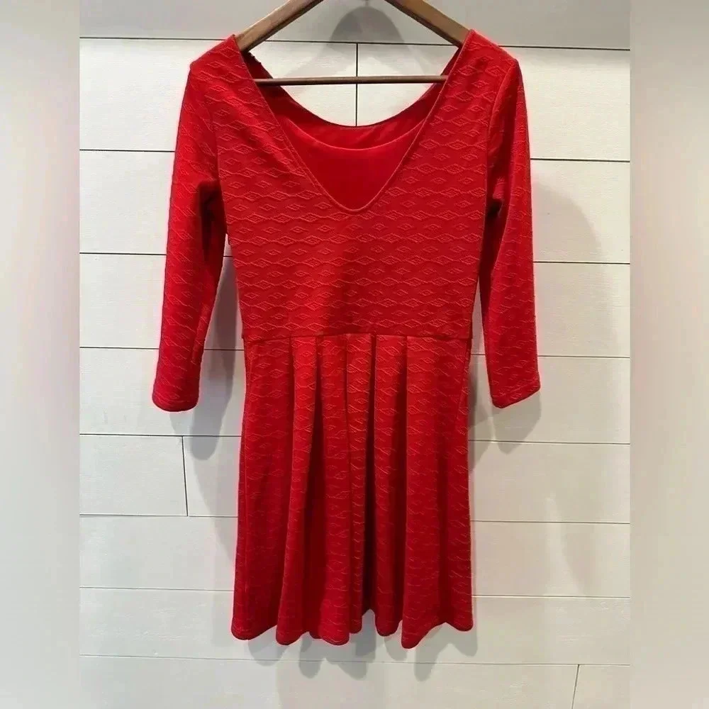 Alya Pleated Red Dress- medium